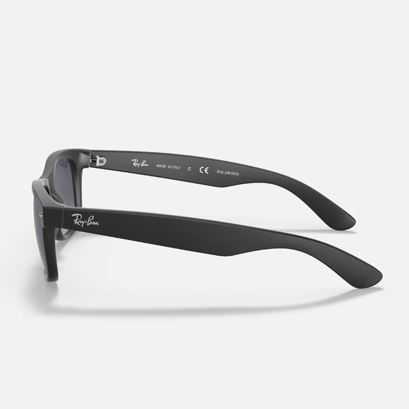 NWOT Rayban New Wayfarer Classic Polarized Matte Black Frame/Blue Grey Lenses - Picture 3 of 14